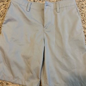 Boys Under Armour gray shorts EUC size 10
